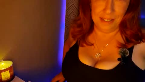 Snapshot of tittytarot2 chatting on November 16, 2025, 1:33 am Mystic Minxxx online show from November 16, 2025, 1:33 am