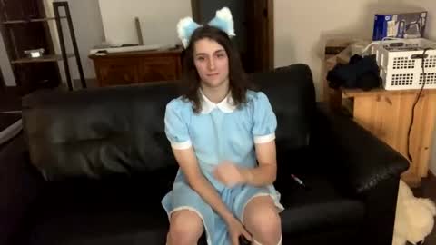 tjfemboi5641 online show from November 4, 2025, 1:27 am