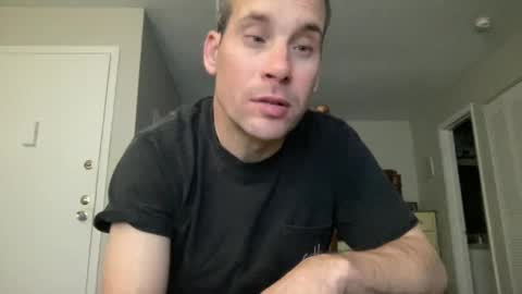 Snapshot of tleigh24 chatting on February 21, 2025, 12:27 am tleigh24 online show from February 21, 2025, 12:27 am