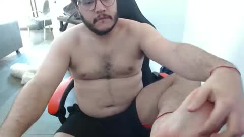 tobias_dimarte online show from October 7, 2025, 7:33 pm