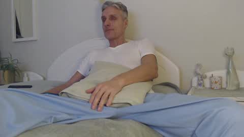 Daniel Bisexual uncut 20cm online show from January 19, 2025, 3:42 pm