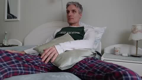 Daniel Bisexual uncut 20cm online show from March 2, 2025, 7:54 am