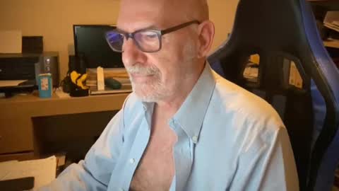 Togbear online show from February 24, 2025, 9:31 pm