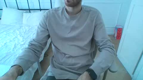 Snapshot of toja112 chatting on December 31, 2024, 10:04 am Martin online show from December 31, 2024, 10:04 am