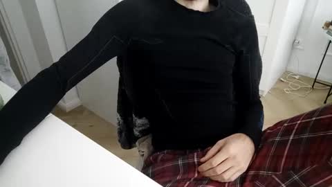 Snapshot of toja112 chatting on November 20, 2025, 2:17 pm Martin online show from November 20, 2025, 2:17 pm