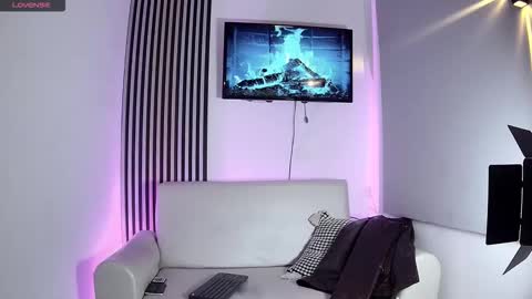 Snapshot of toji_lee chatting on November 7, 2025, 10:54 pm toji lee online show from November 7, 2025, 10:54 pm