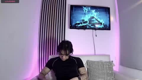 Snapshot of toji_lee chatting on November 9, 2025, 2:21 am toji lee online show from November 9, 2025, 2:21 am