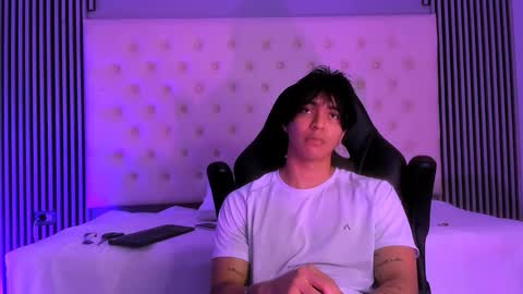 Snapshot of toji_lee chatting on November 11, 2025, 10:54 pm toji lee online show from November 11, 2025, 10:54 pm