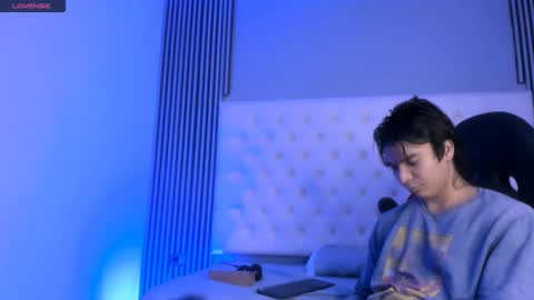 Snapshot of toji_lee chatting on November 25, 2025, 2:44 am toji lee online show from November 25, 2025, 2:44 am