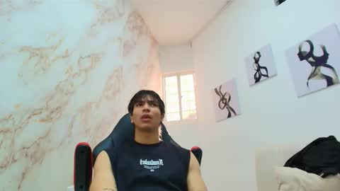 Snapshot of toji_lee chatting on December 15, 2025, 8:24 pm toji lee online show from December 15, 2025, 8:24 pm