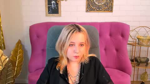 Snapshot of tollimoll chatting on December 5, 2024, 9:06 am Tolli Moll online show from December 5, 2024, 9:06 am