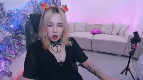 Snapshot of tollimoll chatting on December 11, 2024, 9:09 am Tolli Moll online show from December 11, 2024, 9:09 am