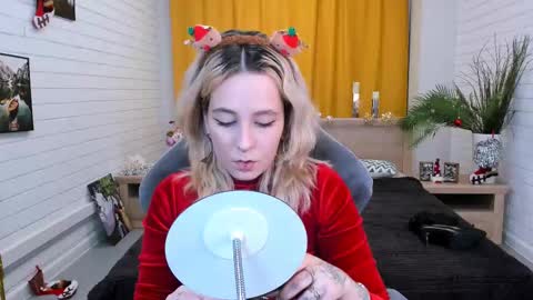 Snapshot of tollimoll chatting on December 31, 2024, 5:11 am Tolli Moll online show from December 31, 2024, 5:11 am