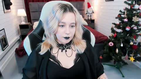 Snapshot of tollimoll chatting on January 3, 2025, 8:10 am Tolli Moll online show from January 3, 2025, 8:10 am