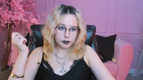 Snapshot of tollimoll chatting on January 11, 2025, 6:45 am Tolli Moll online show from January 11, 2025, 6:45 am