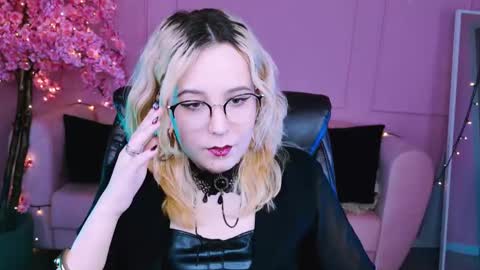 Snapshot of tollimoll chatting on January 14, 2025, 5:51 am Tolli Moll online show from January 14, 2025, 5:51 am