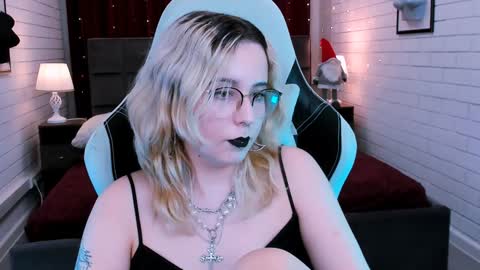 Snapshot of tollimoll chatting on January 20, 2025, 8:19 am Tolli Moll online show from January 20, 2025, 8:19 am