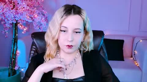 Snapshot of tollimoll chatting on January 22, 2025, 8:40 am Tolli Moll online show from January 22, 2025, 8:40 am