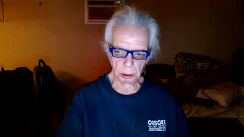 tom112292014 online show from January 6, 2025, 2:58 am