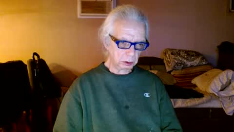 tom112292014 online show from January 11, 2025, 3:02 am