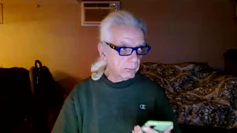 tom112292014 online show from January 17, 2025, 10:44 am