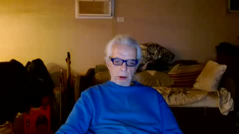 tom112292014 online show from February 5, 2025, 4:37 am