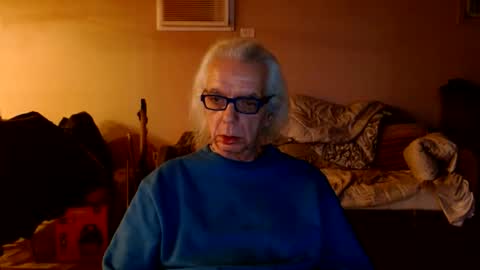 tom112292014 online show from February 9, 2025, 2:06 am