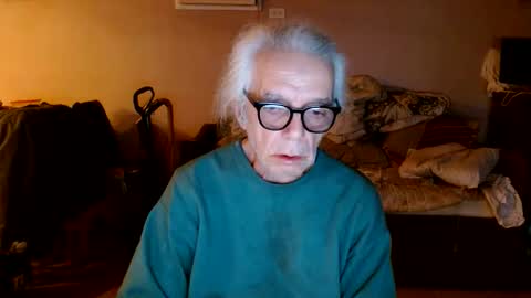 tom112292014 online show from February 9, 2026, 4:38 am