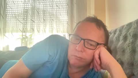 Snapshot of tom6644 chatting on October 21, 2025, 2:07 pm Tom online show from October 21, 2025, 2:07 pm