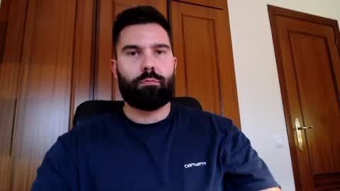 Snapshot of tom_bearded chatting on May 7, 2026, 4:56 pm Tom online show from May 7, 2026, 4:56 pm