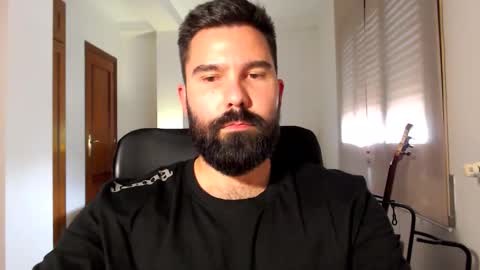Snapshot of tom_bearded chatting on June 4, 2026, 2:56 pm Tom online show from June 4, 2026, 2:56 pm