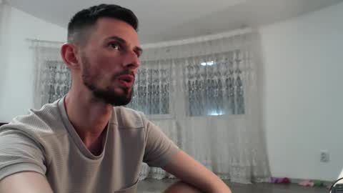 tom_michaelx online show from October 2, 2025, 5:31 pm