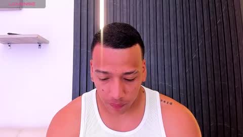 Tom muscle1 online show from October 28, 2025, 11:47 am