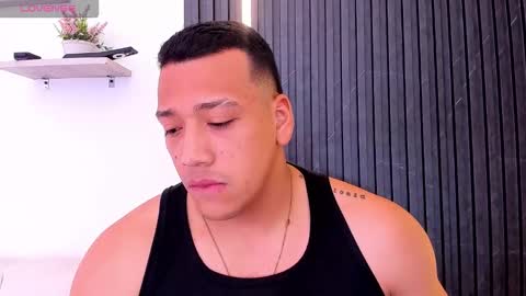 Tom muscle1 online show from November 5, 2025, 12:05 pm