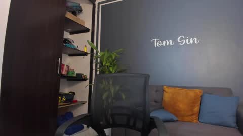 Tom Sin online show from January 2, 2025, 10:33 pm