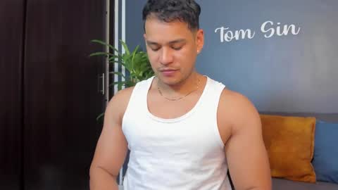 Tom Sin online show from February 28, 2025, 10:06 pm