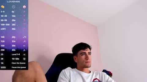 Snapshot of tom_walton chatting on December 3, 2024, 4:28 pm tom online show from December 3, 2024, 4:28 pm