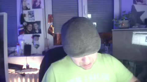 tomame_ online show from December 2, 2024, 1:58 am