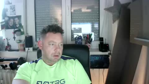 tomame_ online show from December 15, 2024, 7:35 am