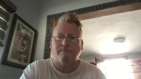 Hola online show from February 7, 2025, 6:13 pm