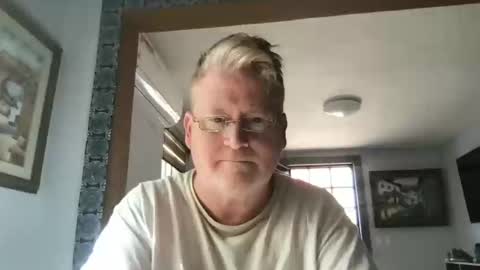 Hola online show from February 14, 2025, 9:43 pm