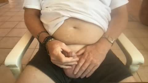 Hola online show from April 27, 2026, 5:00 pm