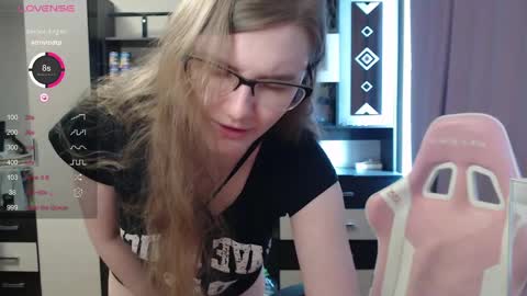 tomato_tease online show from April 19, 2026, 11:31 am