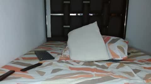 tomaz_18 online show from February 1, 2026, 4:00 am