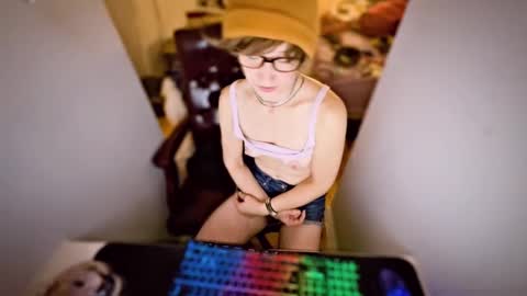 tomboy_titties online show from September 9, 2025, 6:57 am