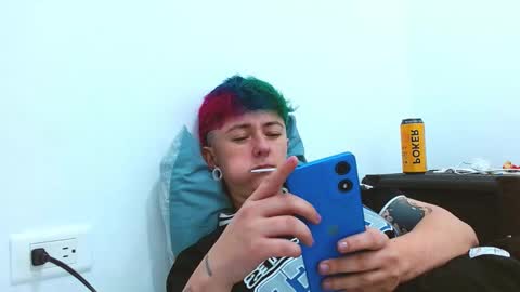 Snapshot of tomboyblue chatting on November 16, 2025, 12:33 pm Blue online show from November 16, 2025, 12:33 pm