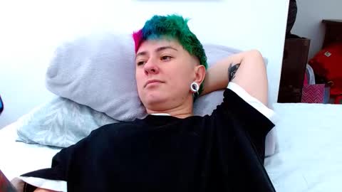 Snapshot of tomboyblue chatting on November 22, 2025, 4:28 pm Blue online show from November 22, 2025, 4:28 pm