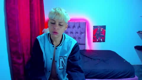 tomboygirl69 online show from January 25, 2025, 6:02 pm