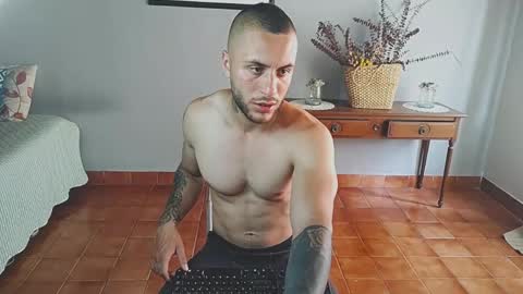 tomDavisXl online show from May 25, 2026, 5:08 pm