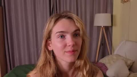 Snapshot of tomikavilandre chatting on June 28, 2026, 7:20 pm Lana online show from June 28, 2026, 7:20 pm